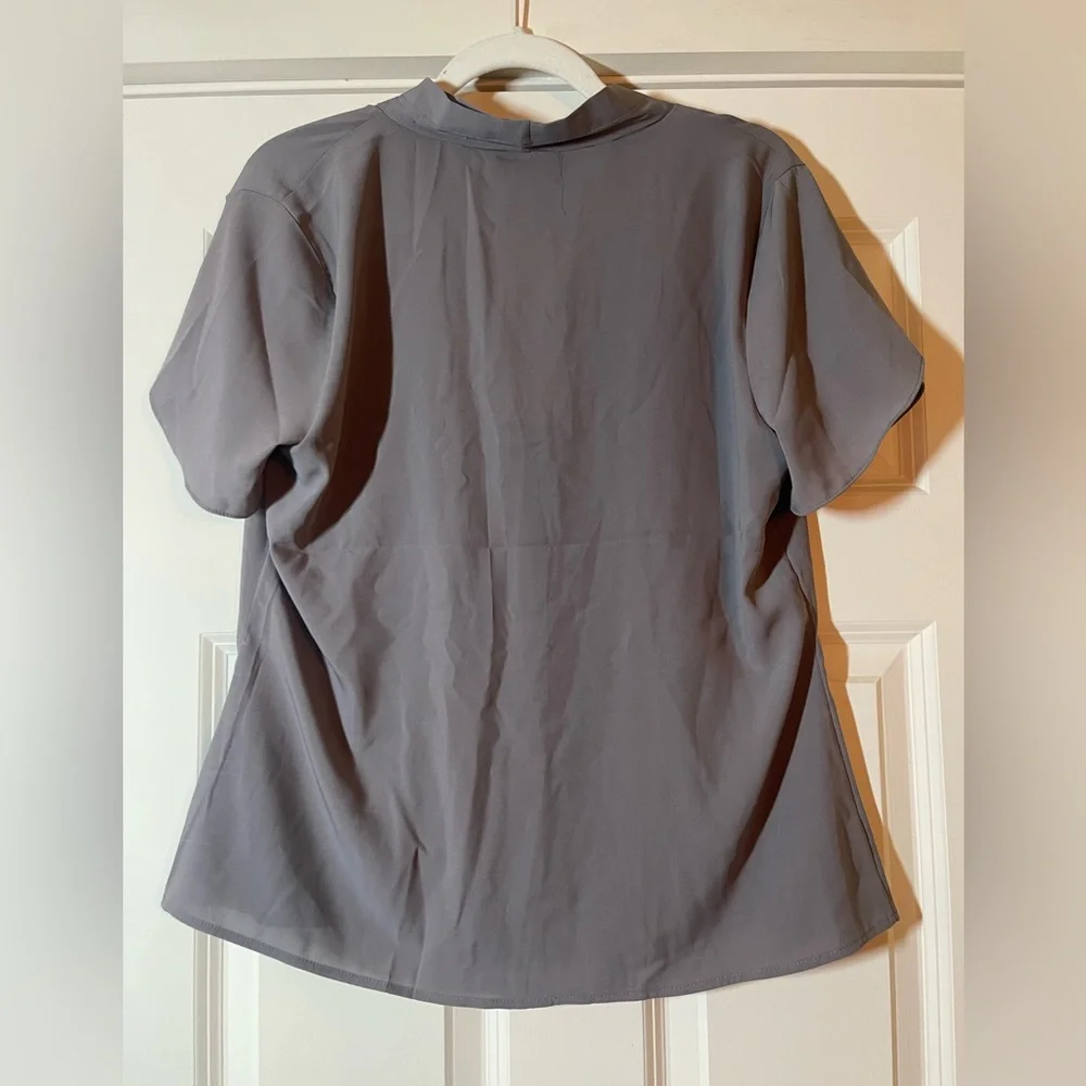 Calvin Klein Casual Dress Shirt - Woman’s Large - Picture 2 of 3